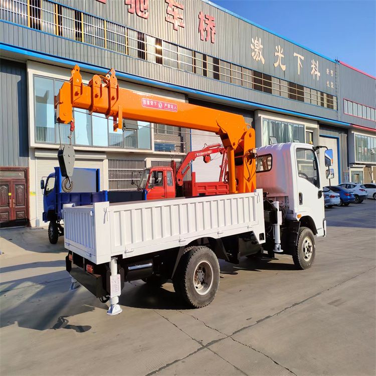 敖汉旗三轮随车吊定制 农用改装机自备吊中瑞长期出售